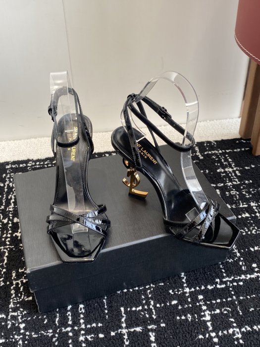 Босоножки фото 3