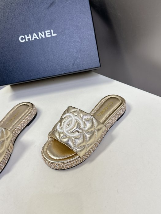 Шлепанцы фото 3