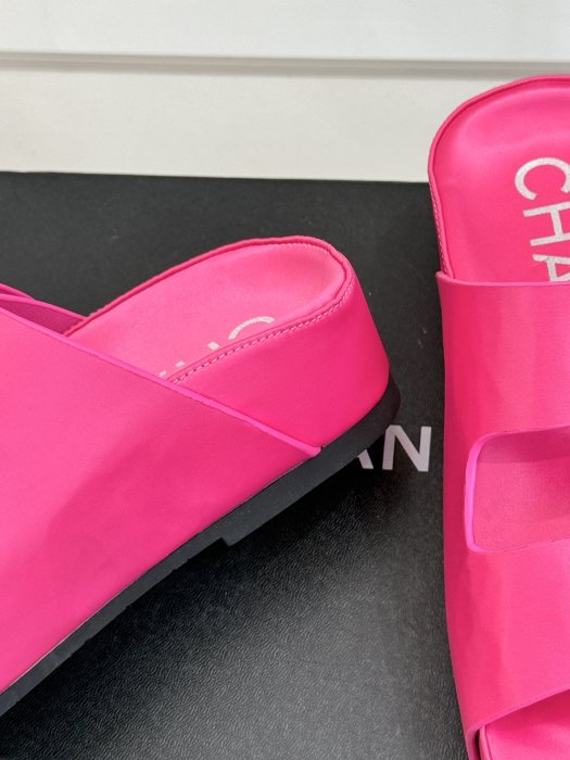 Шлепанцы фото 6