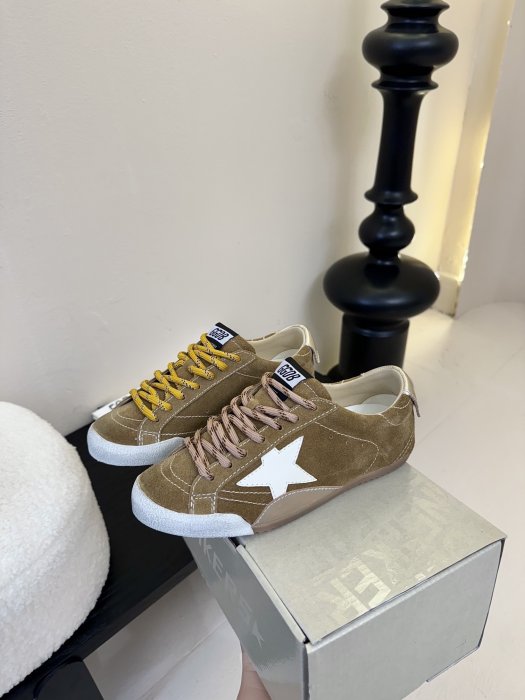 Кроссовки Golden Goose фото 5