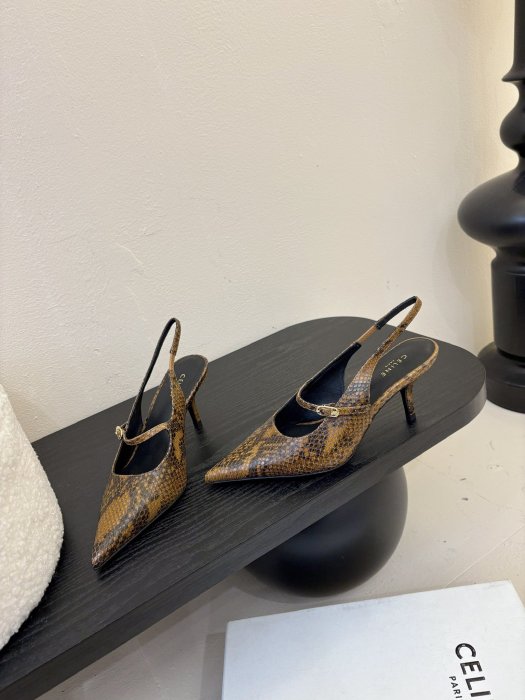 Босоножки фото 3