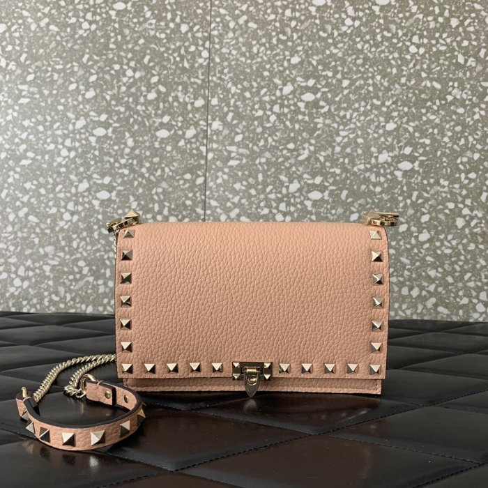 A bag Rockstud women's 18 cm