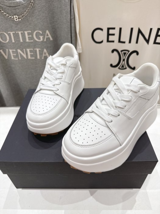 Кроссовки фото 7