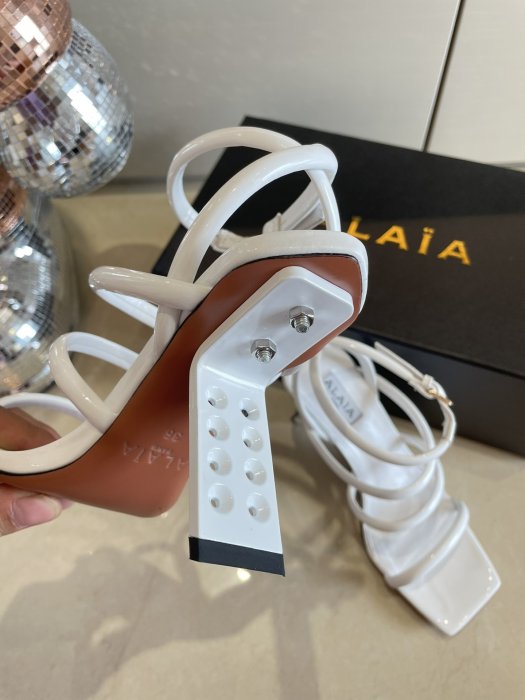 Босоножки фото 8