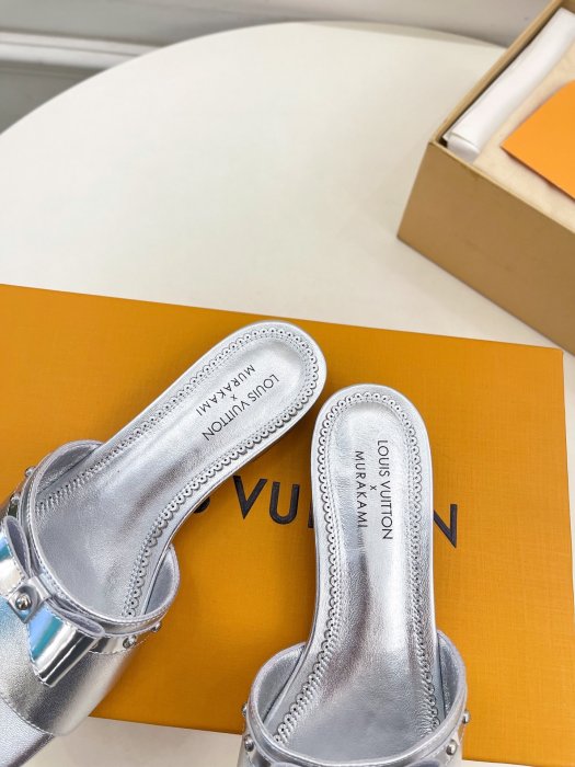 Шлепанцы фото 7