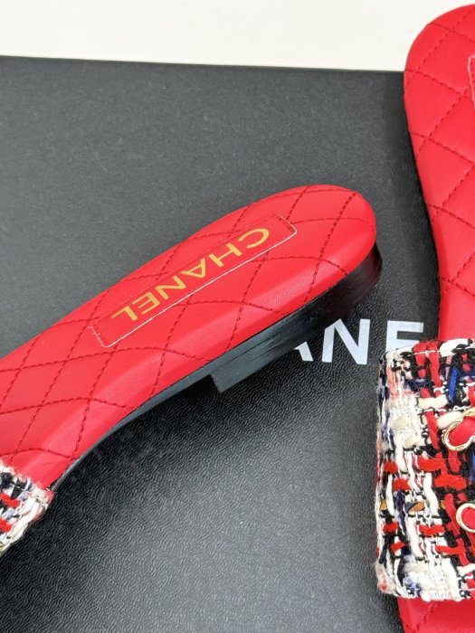 Шлепанцы женские фото 6