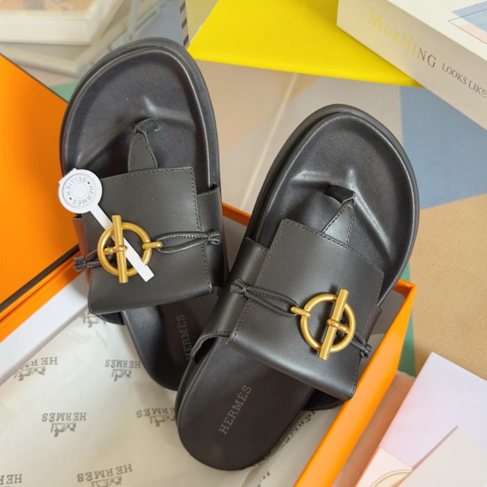 Шлепанцы женские фото 6