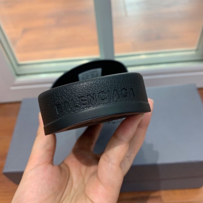 Шлепанцы фото 9