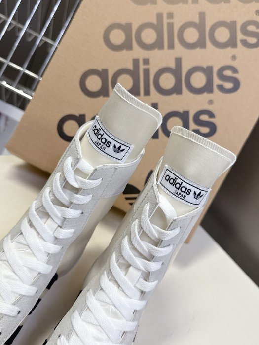 Кросівки фото 8