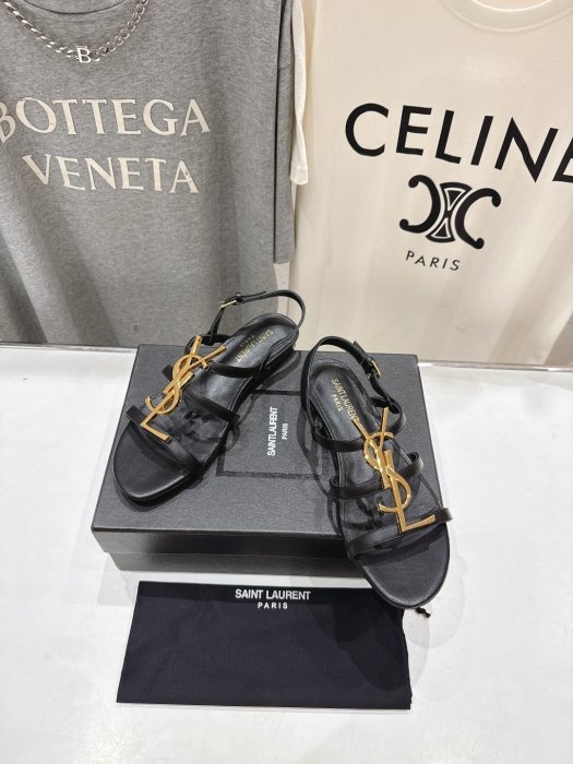 Босоножки фото 2