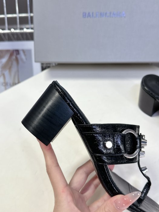 Босоножки фото 9