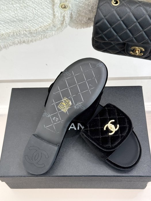 Шлепанцы фото 9