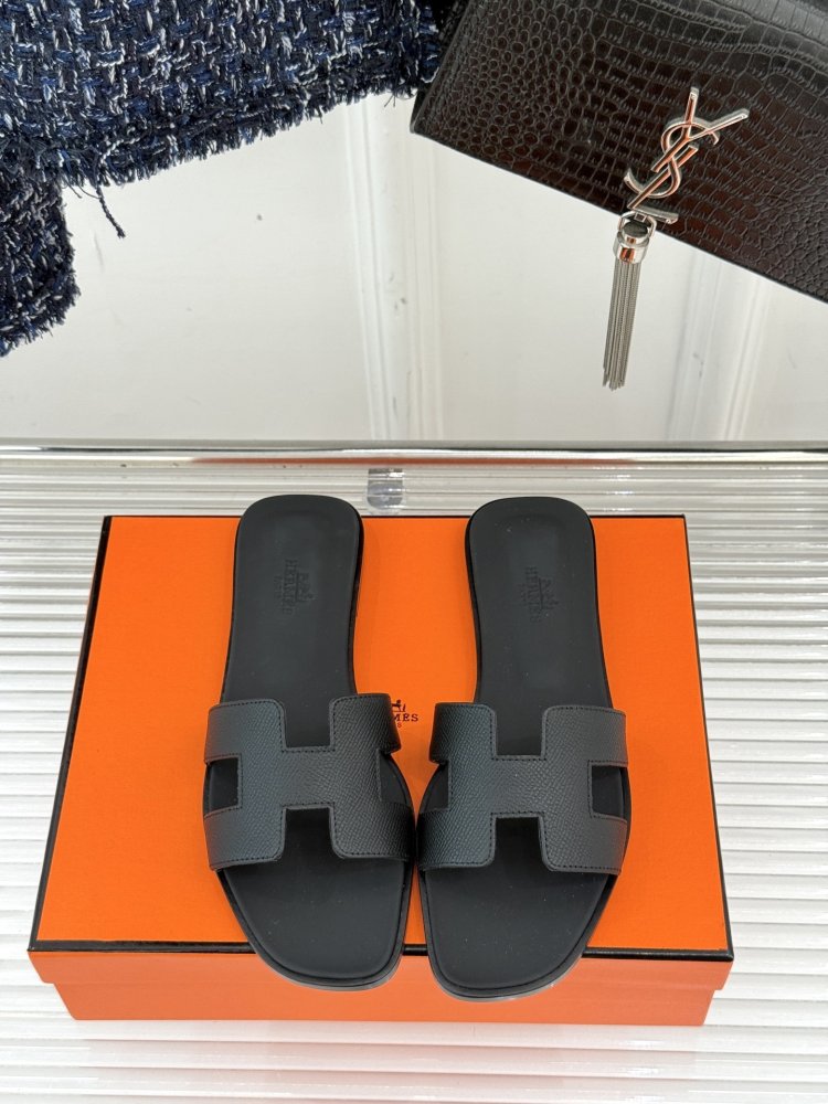 Шлепанцы женские фото 4