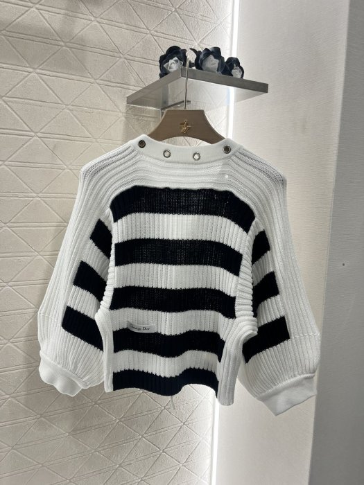 Кофта жіноча