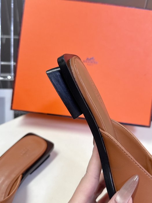 Шлепанцы фото 8