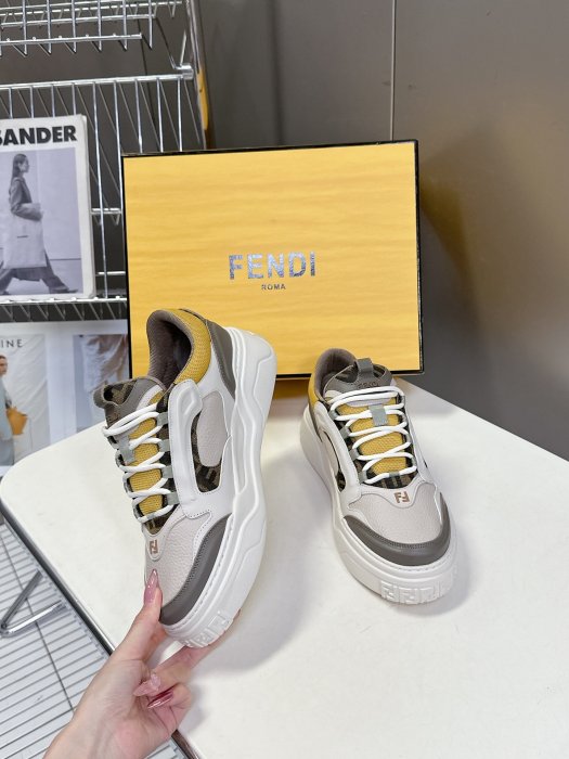 Кроссовки фото 5