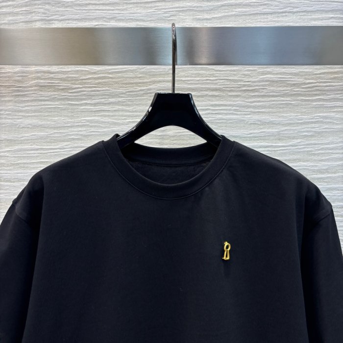 T-shirt women's фото 2