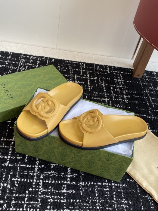 Шлепанцы фото 3