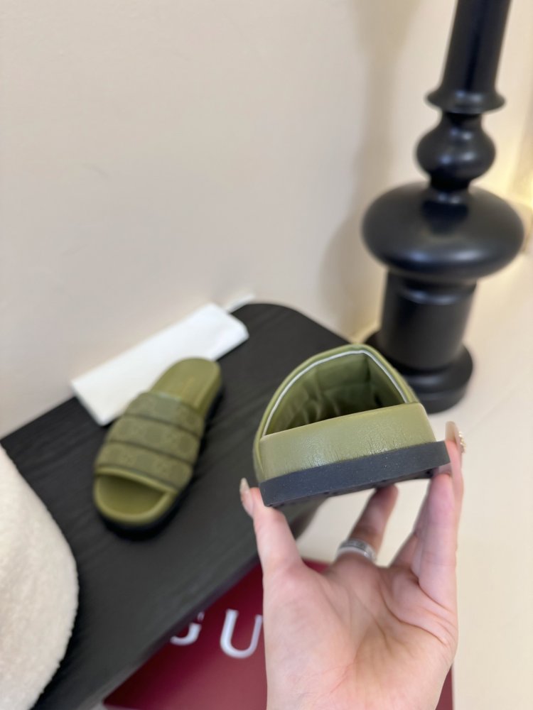 Шльопанці жіночі фото 6