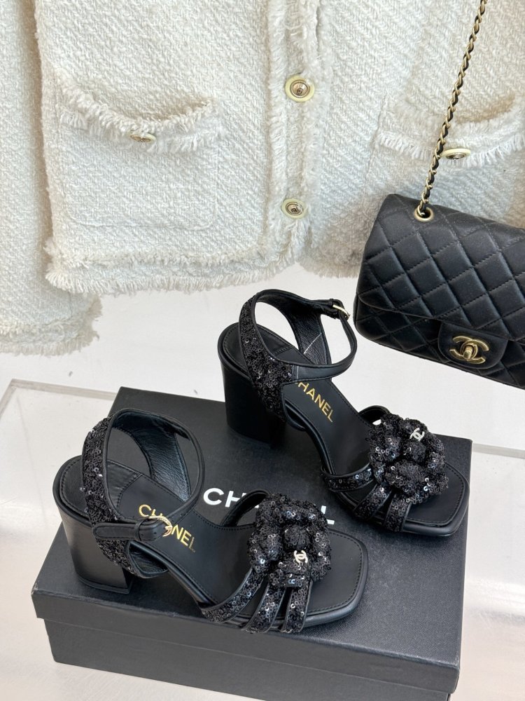 Босоножки фото 3