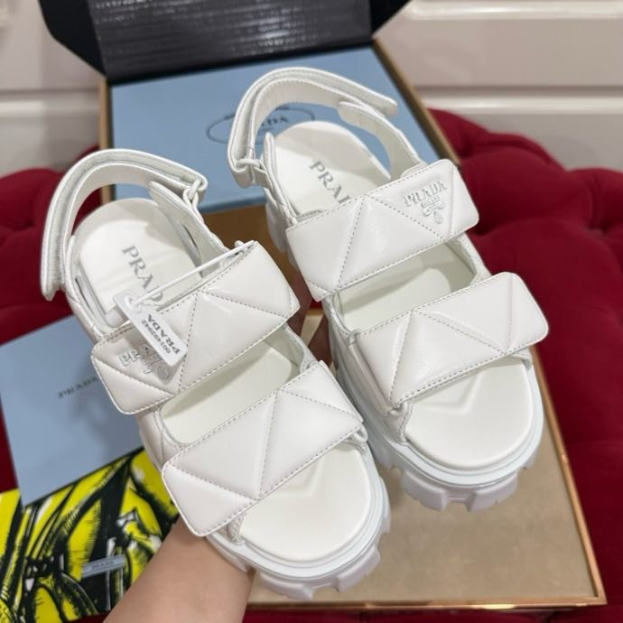 Sandals women's on platform