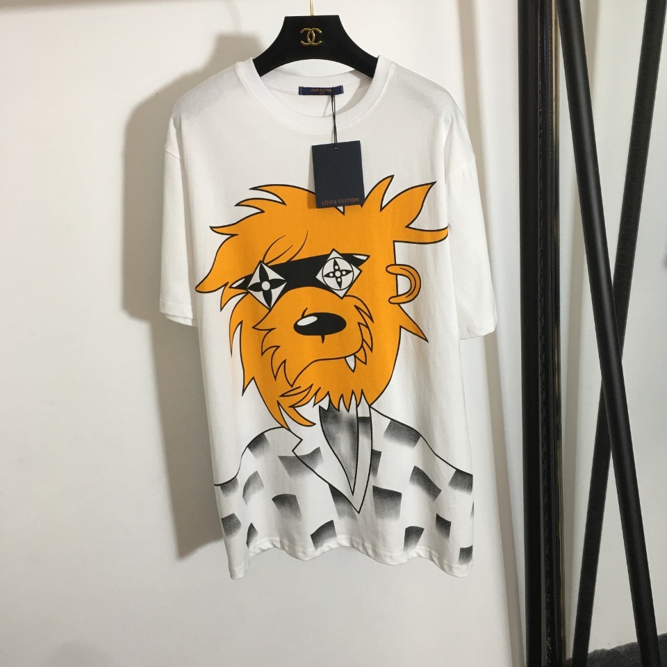 T-shirt women's from print lion