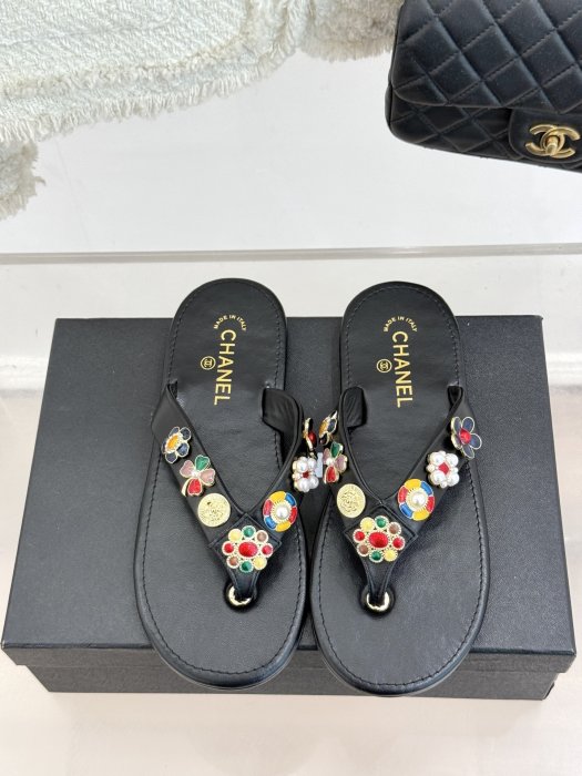 Шлепанцы фото 4