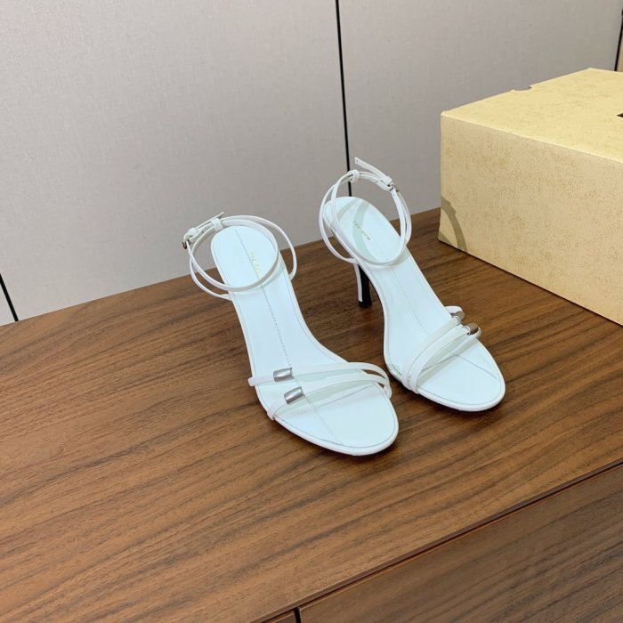 Босоножки фото 3