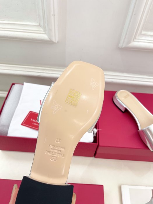 Босоножки фото 9