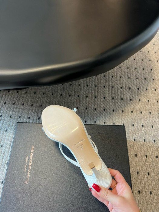 Босоножки фото 9