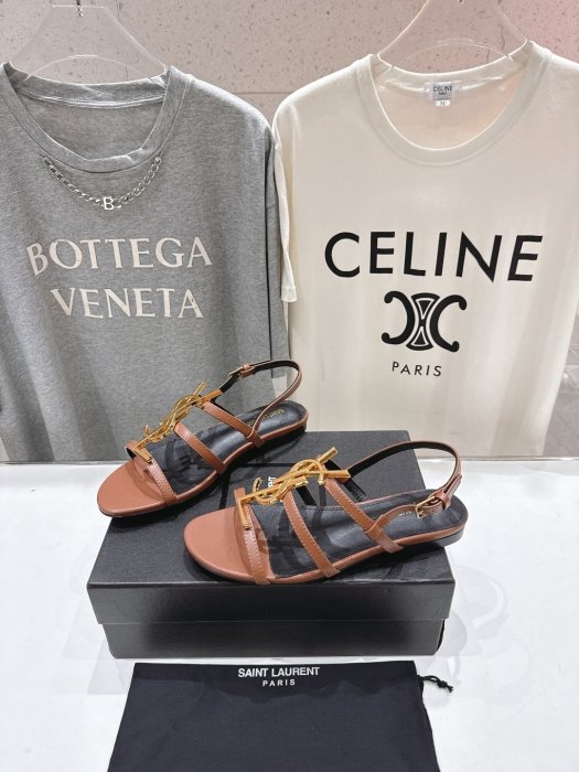 Босоножки фото 3