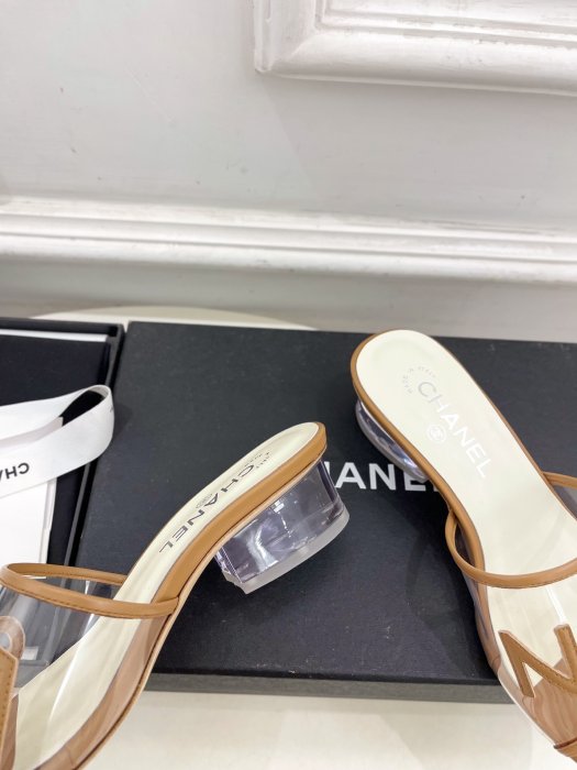 Шлепанцы женские фото 8