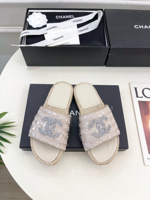 Шлепанцы женские