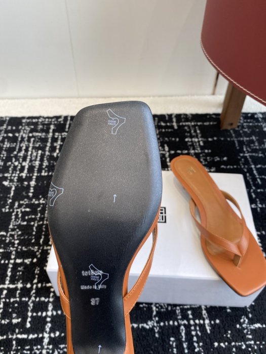 Босоножки фото 9