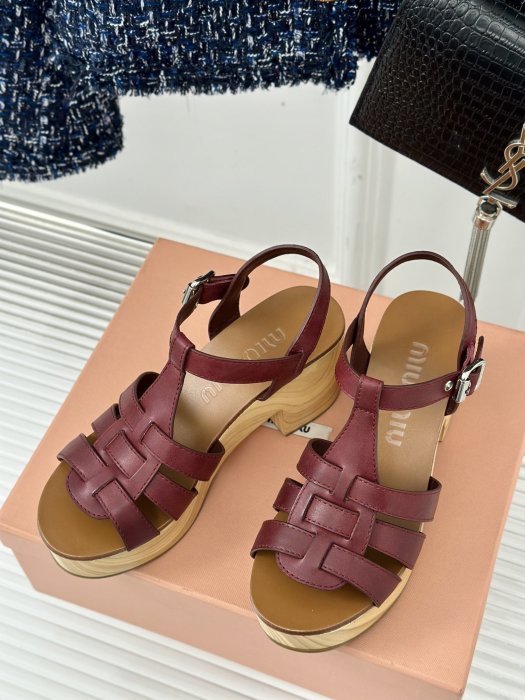 Sandals фото 2