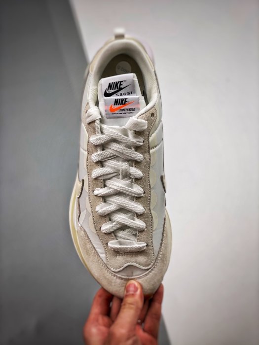 Кроссовки Sacai x NK VaPorwaffle 3.0 White and Gum DD1875-100 фото 2