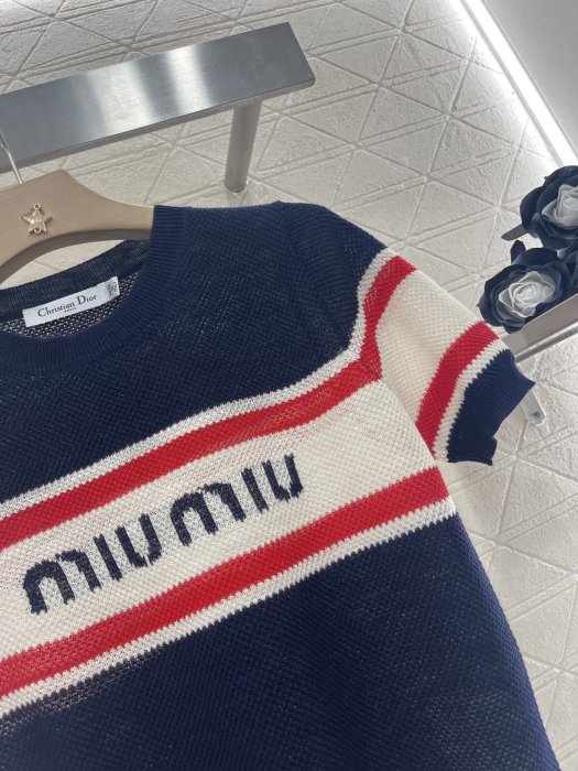 T-shirt women's фото 6