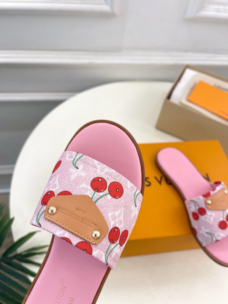 Шлепанцы женские фото 6