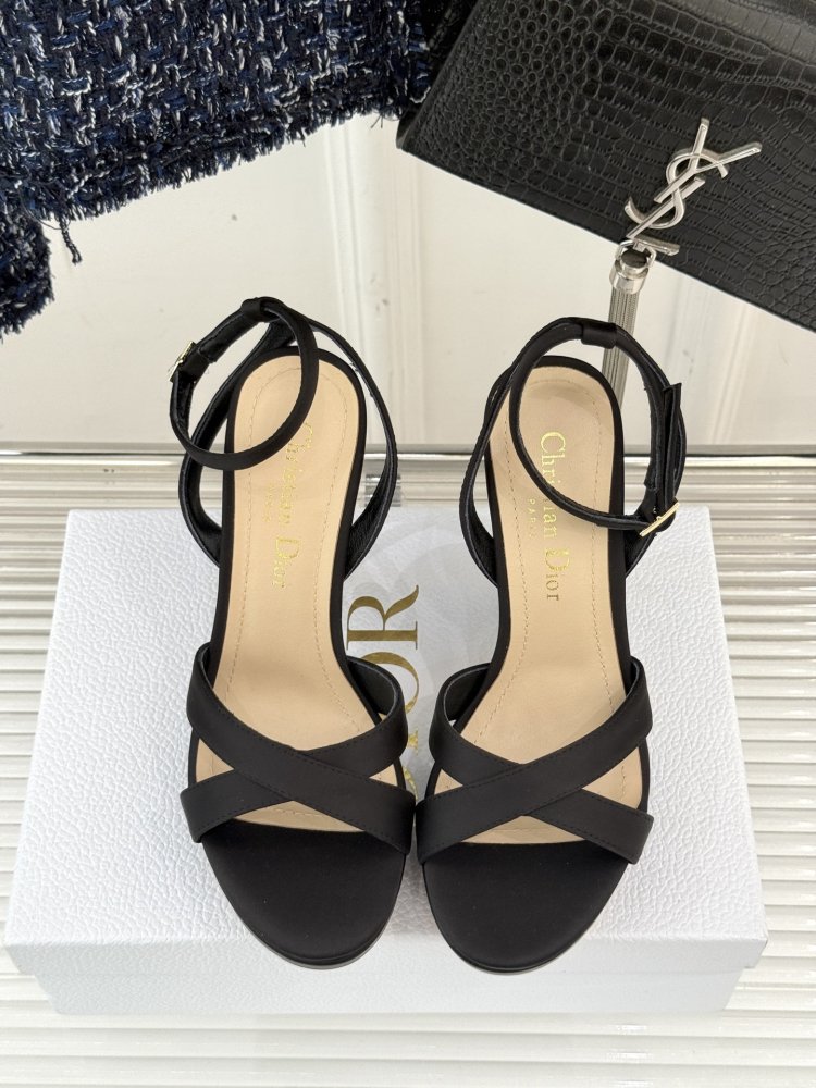 Босоножки фото 4