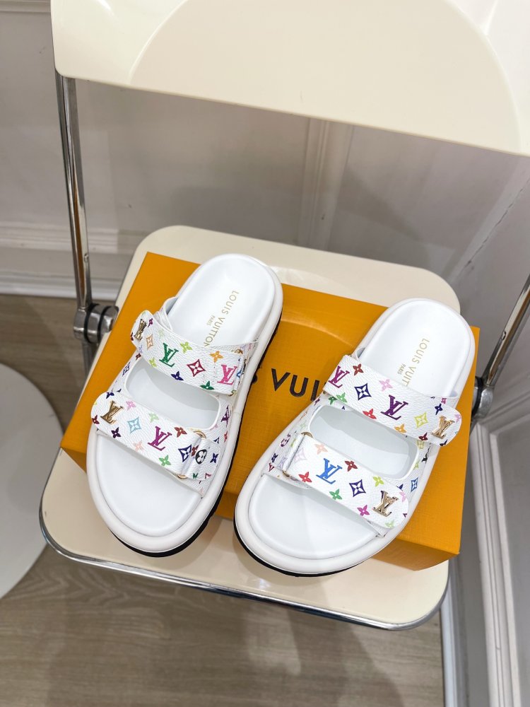 Шльопанці жіночі фото 5