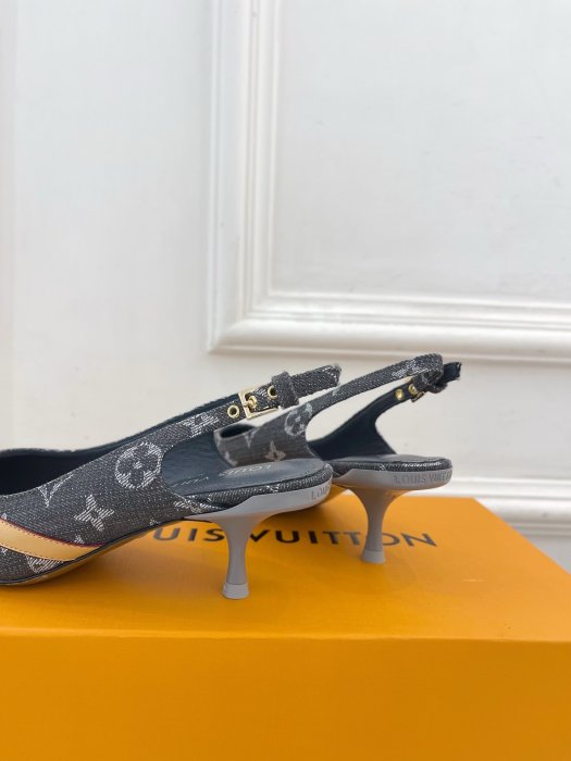 Босоножки фото 8