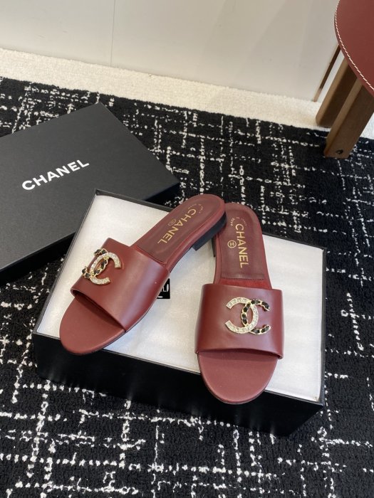 Шльопанці жіночі фото 5