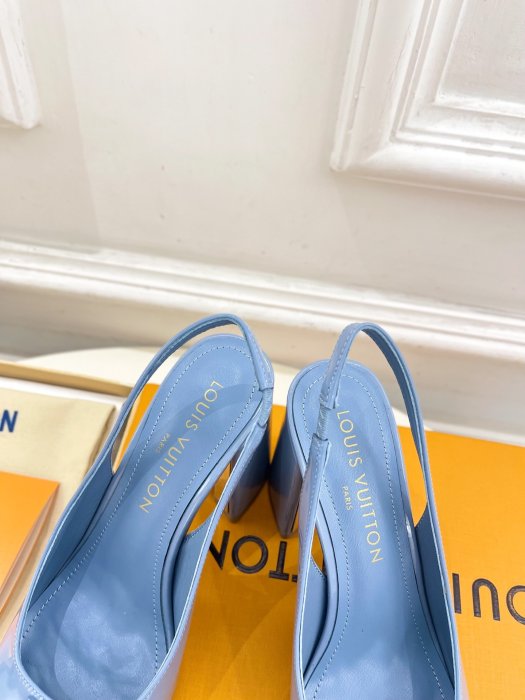 Босоножки фото 7