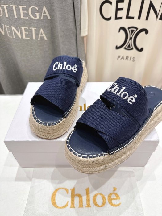 Шльопанці жіночі фото 8