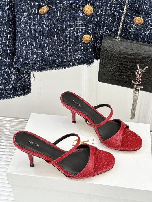 Босоножки фото 3