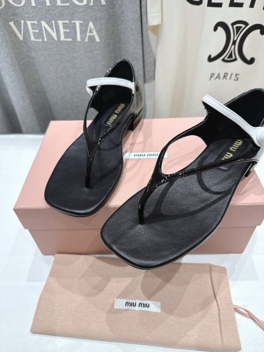 Босоножки фото 7