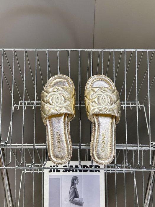 Шлепанцы фото 6