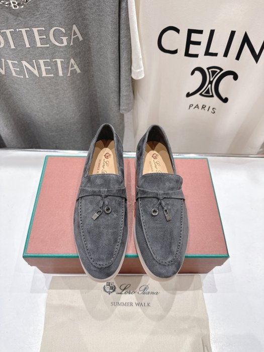 Лоферы женские