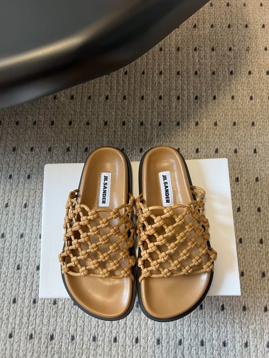 Шльопанці жіночі