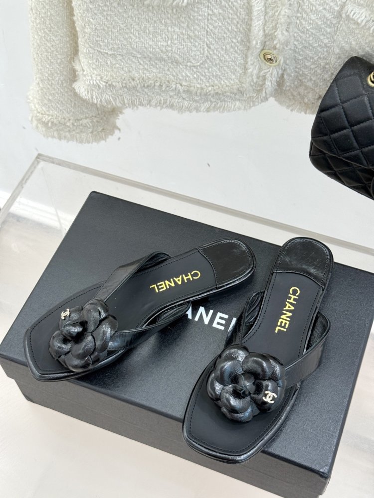 Шлепанцы женские фото 2